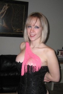 , 25  female escort, cedarrapids