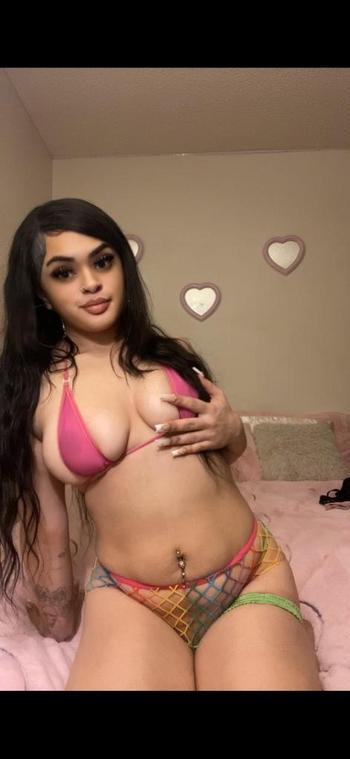 HUNI3, 21  female escort, Cedar Rapids