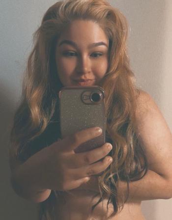 279-243-1374, 28  female escort, Cedar Rapids